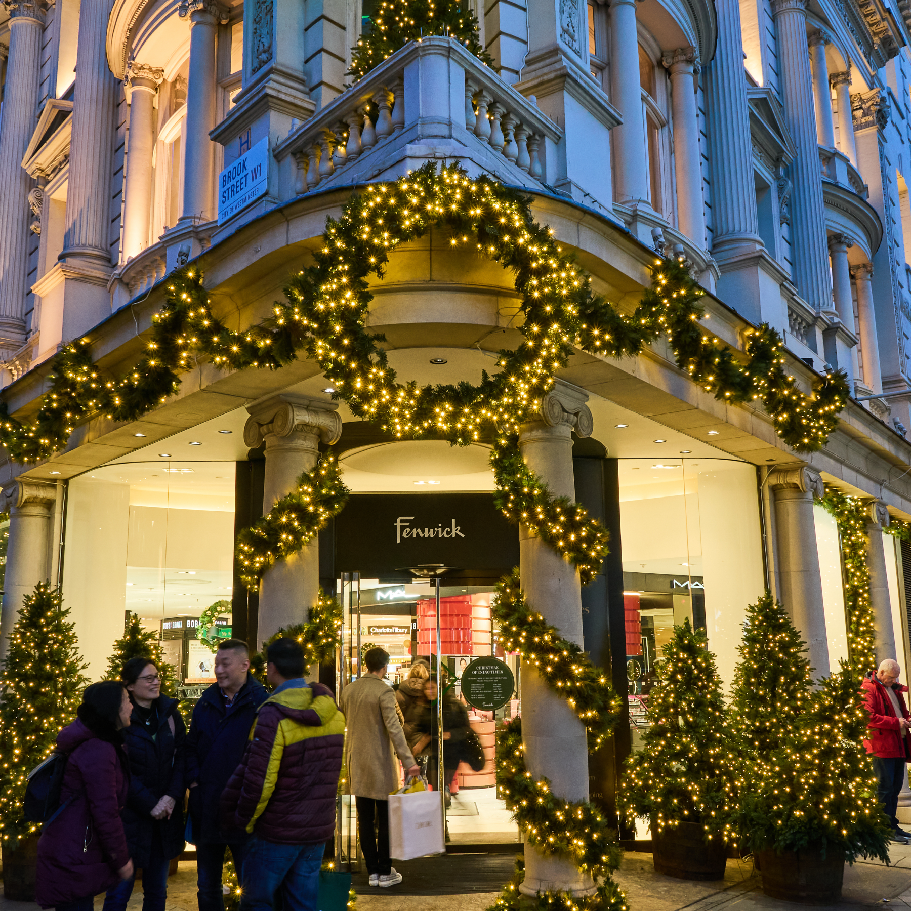 christmas decorators (8)